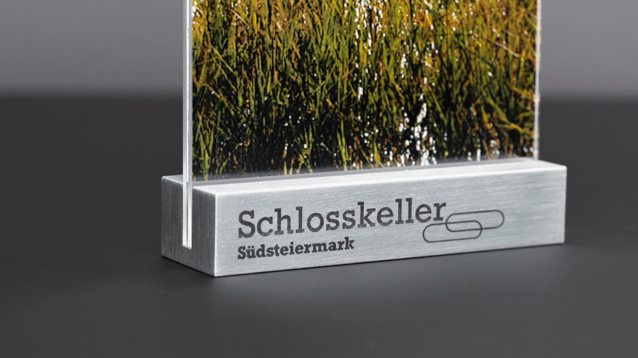 alu-tischaufsteller-schlosskeller